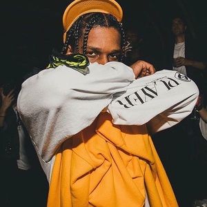 Meet your Posher, Leila